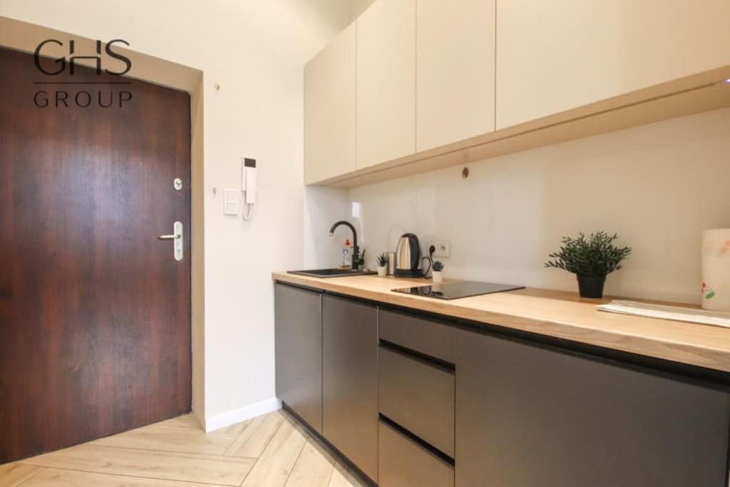 Piekny Apartament W Zabytkowej Kamienicy Krakau Exterior foto